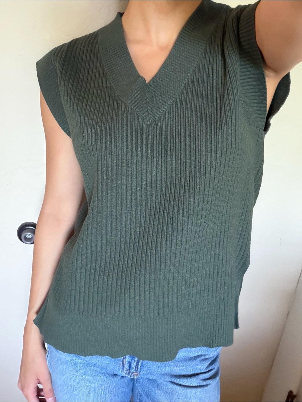 Business casual, forest green tank top sweater size small.